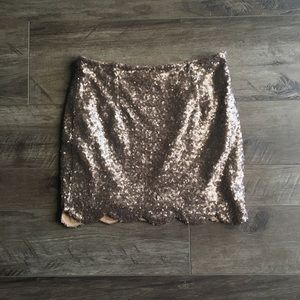 Tobi Dancing Queen Gold Sequin Scallop Skirt